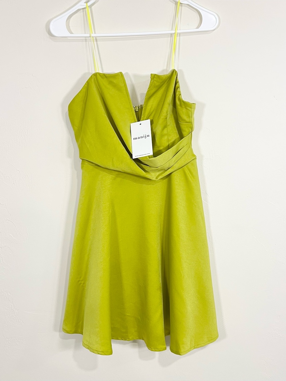 Maniju NWT Strapless Ruched Mini Dress Lime Green Sz Medium Cocktail Homecoming